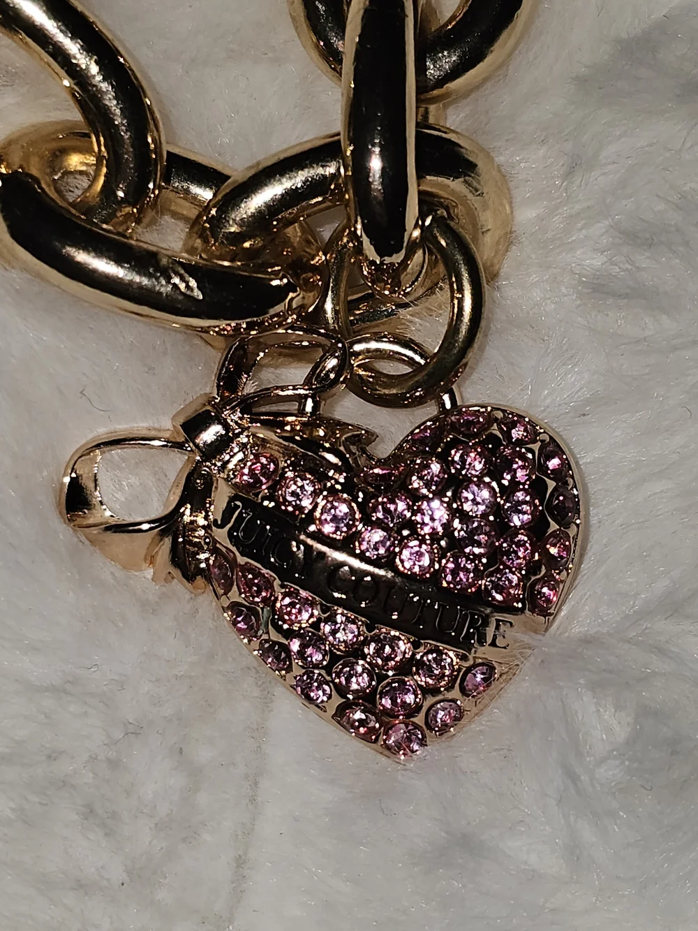 Juicy Couture White Embossed Card & Charm Chain Holder